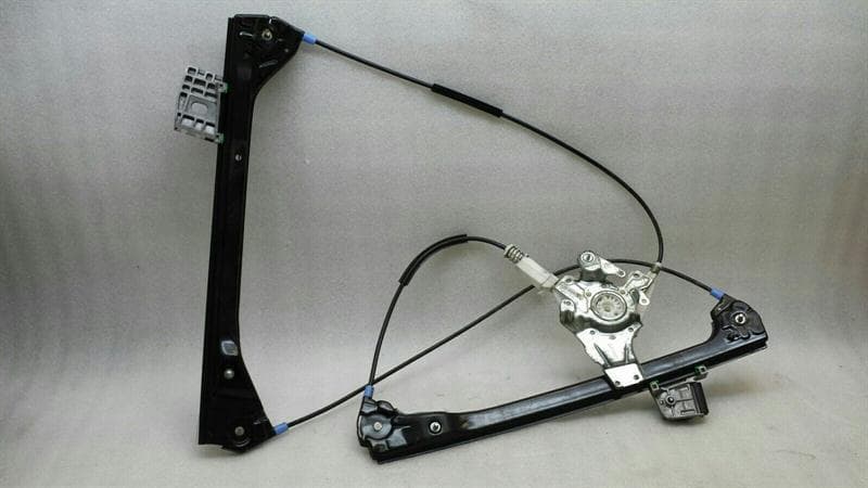 BMW BMW 3 Series E46 Left Front Door Winder 51338229105 Power Window Front Left M3