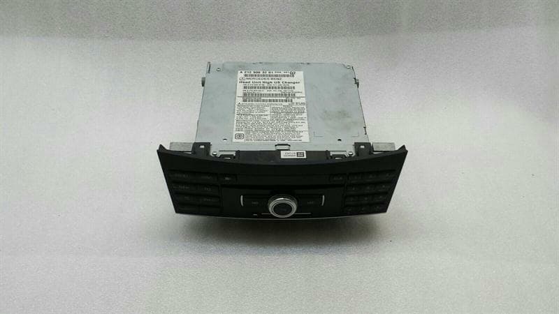 ERCEDES E Class W212 Audio System Controller A2129063201 CD Player COMAND US
