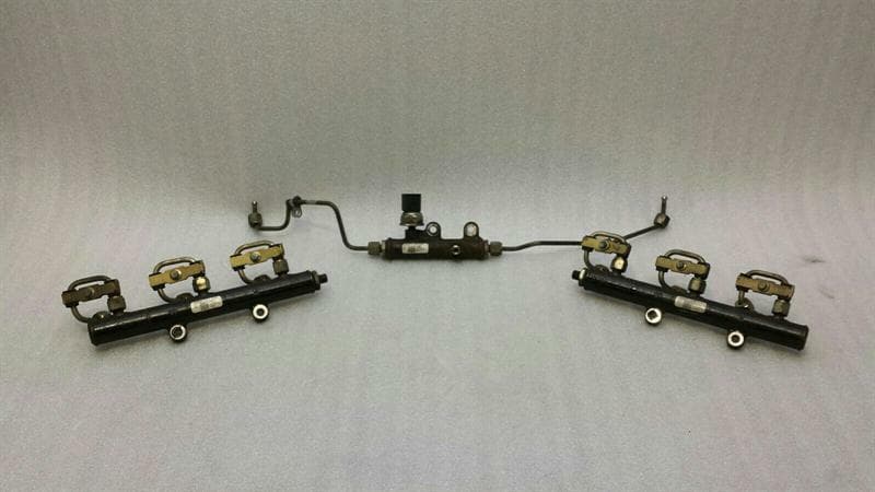 JAGUAR JAGUAR XJ X350 X358 Fuel Rail 4R8Q-9D280-AB Injection Strip Pipe Distributor 2.7D