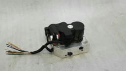 MERCEDES-BENZ Mercedes R230 W216 Air Valve A2213201058 Valve Block Spares or Repair — thumbnail 5