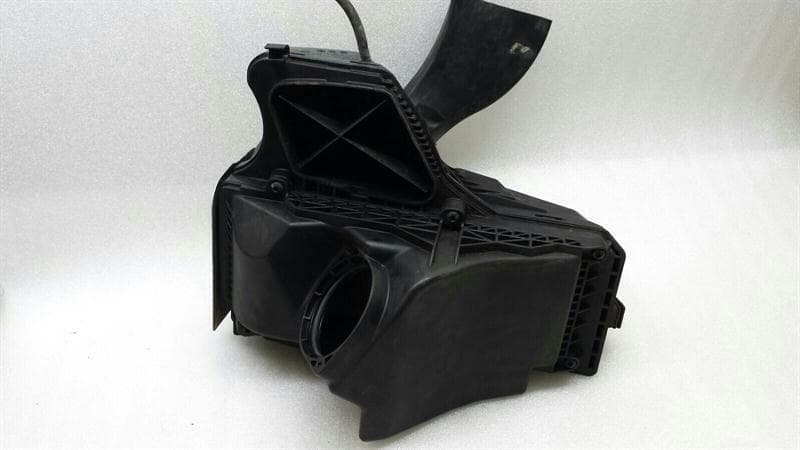 AUDI Audi A4 8K Airbox 8R0133843B Air Filter Box TFSI