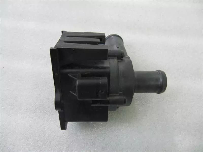 AUDI Audi A4 8K additional cooling pump 8K0819147 coolant pump pump