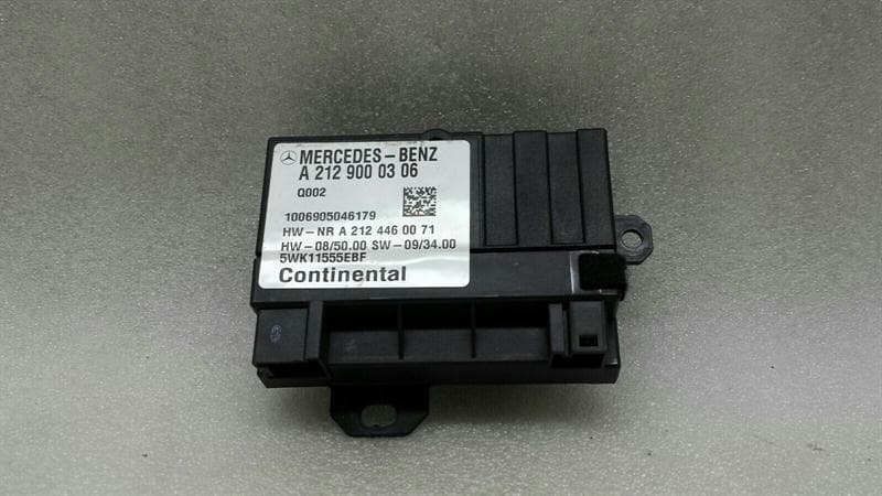 MERCEDES-BENZ MERCEDES E CLASS W212 FUEL PUMP MODULE A2129000306 CONTROL UNIT FUEL PUMP