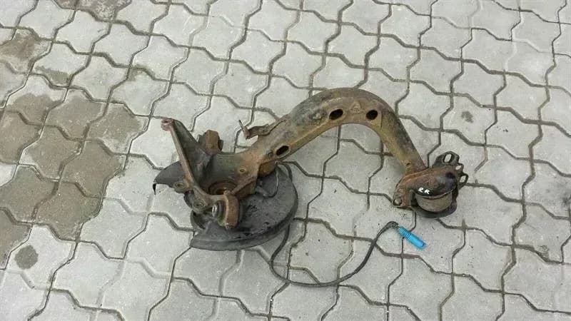 BMW Z4 E85 E86 Right Rear Hub 6774776 Wheel Bearing Housing Rear Right