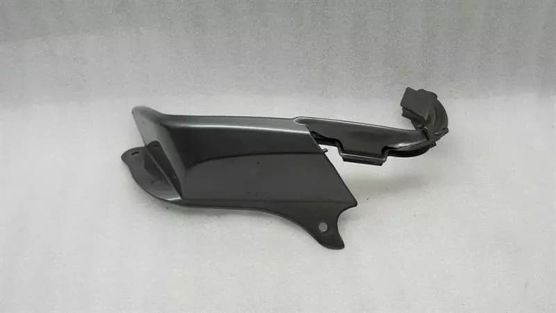 BMW BMW Z4 E85 left rear light cover 51127025641 left bar