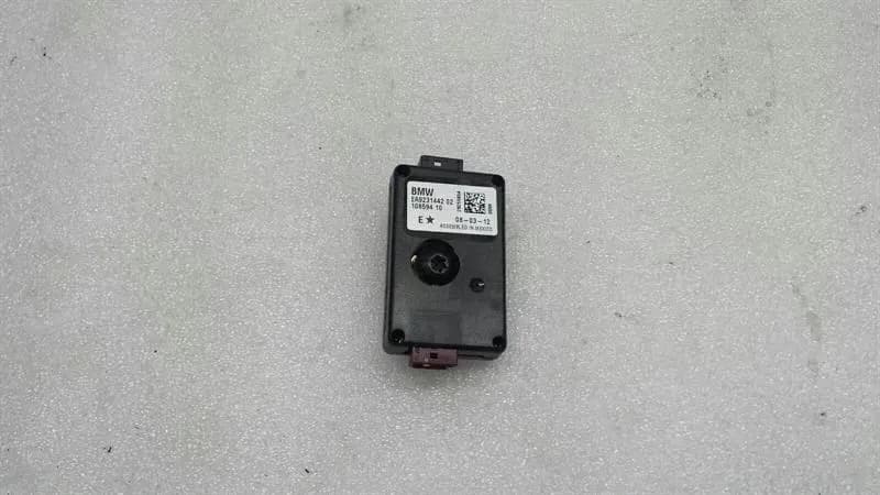 BMW BMW 3 Series F30 Antenna 9231442 Antenna Amplifier