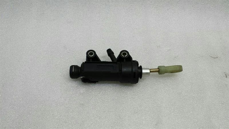 BMW BMW Z4 E86 clutch master cylinder 21526758822 master cylinder