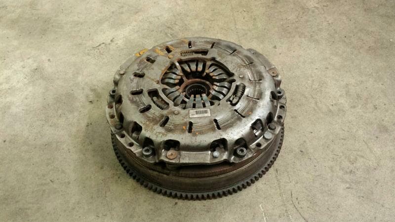 BMW BMW Z4 E85 E86 Flywheel Clutch Basket 21217556565 Clutch Set Flywheel