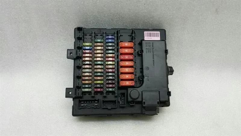 BMW BMW Z4 E85 Fuse Box 6978265 Fuse Box
