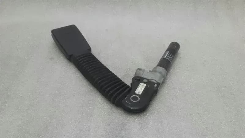 BMW BMW 3 Series E46 Right Front Seatbelt Tensioner 8257788 Front Seat Belt Tensioner RE