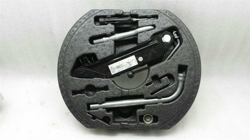 VW VW SCIROCCO 1K car jack 1K0012115F SPARE WHEEL TOOL KIT Golf 4D0012219A