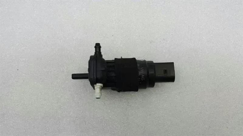 AUDI Audi Q5 8R washer fluid pump 8K9955647 washer water pump