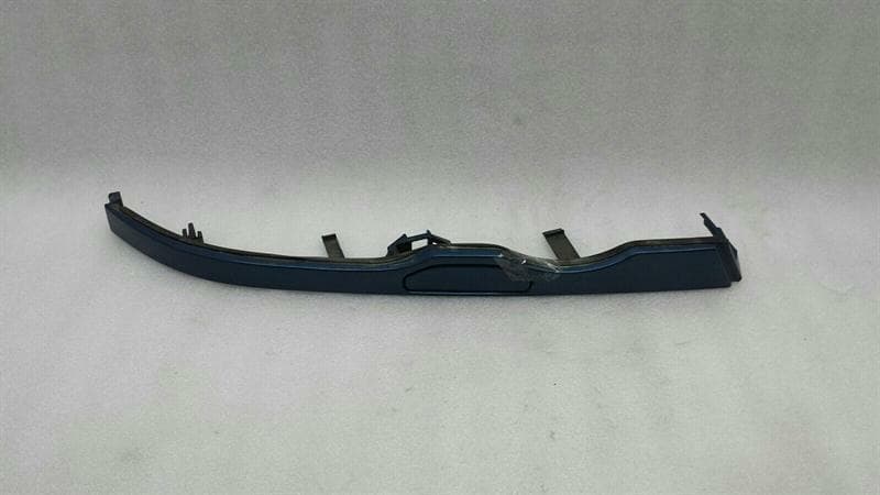 BMW BMW 3 Series E46 Headlight Trim Right 8231044 Right Headlight Lower Cover