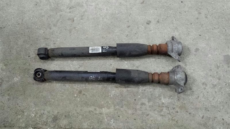 AUDI Audi Q5 R8 Rear shock absorbers 8R0513035J Stoßdämpfer hintenL + R