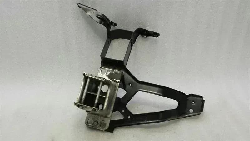 BMW BMW 5 Series E60 Front Left Bumper Bracket 7163483 Holder Bumper Left