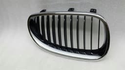 BMW BMW 5 series E60 E61 Front grille right 51137027062 KÜHLERGITTER rechts — thumbnail 6