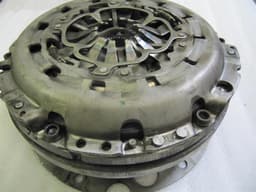 AUDI 2011 Audi Q5 0b2141117a Flywheel A4 8K All-Road Flywheel + Clutch 0B1105266AB — thumbnail 2