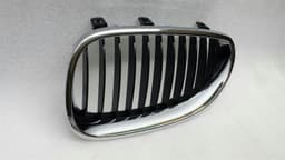 BMW BMW 5 SERIES E60 E61 FRONT GRILLE LEFT 51137027061 RADIATOR GRILLE LEFT — thumbnail 3