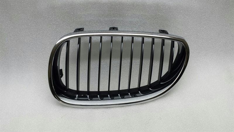 BMW BMW 5 SERIES E60 E61 FRONT GRILLE LEFT 51137027061 RADIATOR GRILLE LEFT