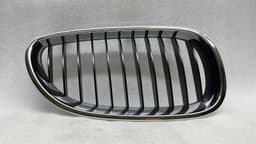 BMW BMW 5 series E60 E61 Front grille right 51137027062 KÜHLERGITTER rechts — thumbnail 5
