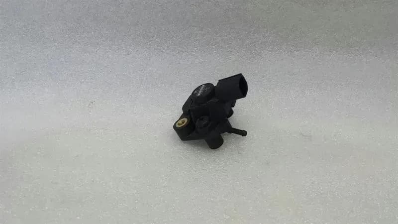 Mercedes E Class W212 Pressure Sensor A0071530028 Charge Air Boost Pressure Sensor