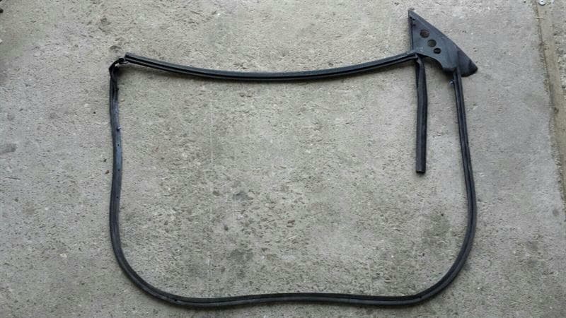 AUDI Audi S5 8T left door seal 8T0837911 door seals left