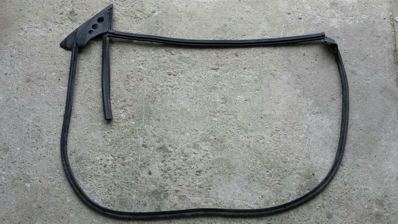 AUDI Audi S5 8T right door seal 8T0837912 door seals right