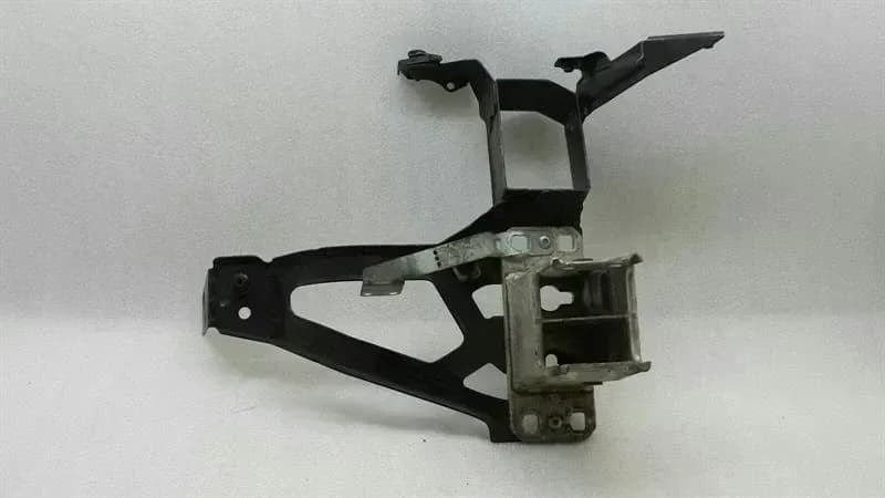 BMW BMW 5 Series E60 M5 front RHS bumper bracket bumper holder front right