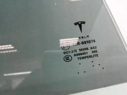 TESLA Tesla Model S 70 right rear door glass 6006571-00-D door window rear right — thumbnail 5