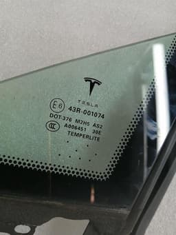 TESLA Tesla Model S 70 Left Front 1/4 Glass 1628121-97-A Door Panel 1/4 Front Left — thumbnail 5
