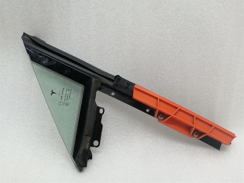 TESLA Tesla Model S 70 Left Front 1/4 Glass 1628121-97-A Door Panel 1/4 Front Left