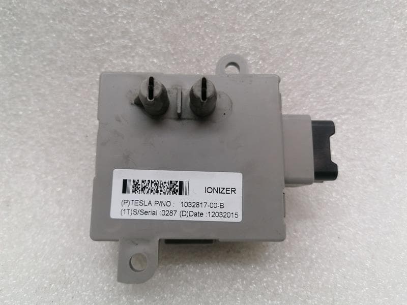 TESLA Tesla Model S 70 HVAC Ionizer Control Unit Module 1032817-00-B Controller