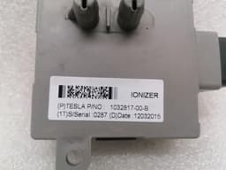 TESLA Tesla Model S 70 HVAC Ionizer Control Unit Module 1032817-00-B Controller — thumbnail 2