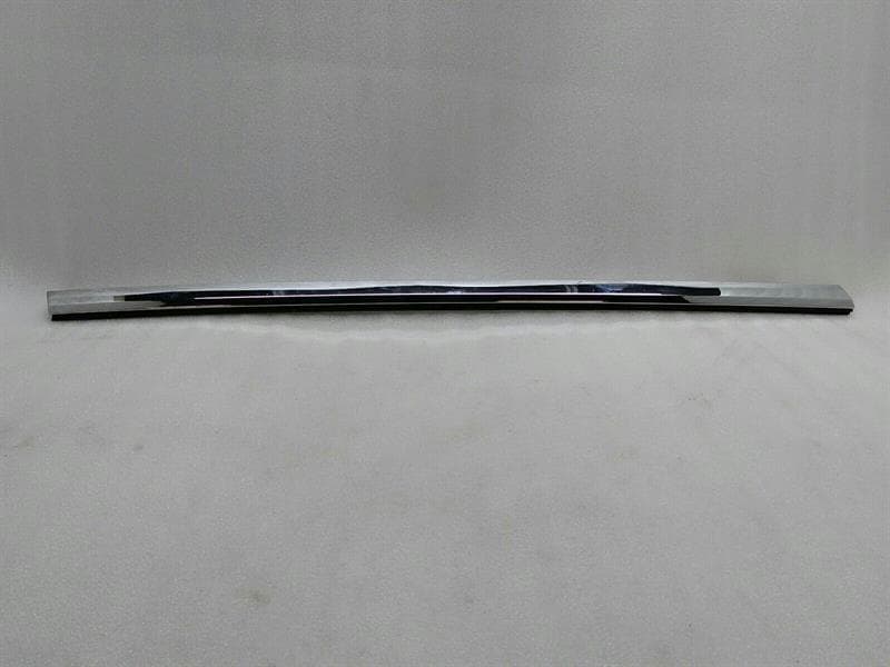 TESLA Tesla Model S 70 FRH Door Moulding 1038394-00-A Front Right Door Strip