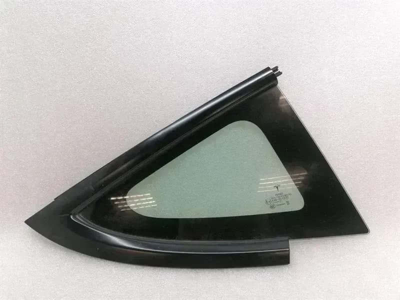 Tesla Model 3 Right Rear Quarter Glass 1514979-01-C Door Panel 1/4 Rear Right