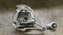 BMW BMW 1 Series E81 Left Front Hub 31216764443 Wheel Bearing Housing Front Left Complete — thumbnail 1