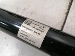 TESLA Tesla Model 3 shock absorber rear set 1044461-02-e shock absorber rear set — thumbnail 2