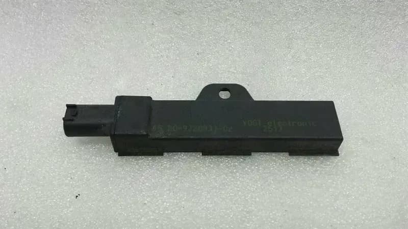 BMW BMW 5 Series F10 Antenna 9220831 Keyless Go Antenna