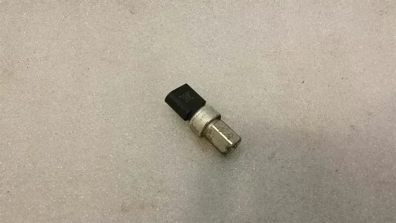 AUDI Audi A3 8P pressure switch air conditioning 1K0959126A A/C pressure switch
