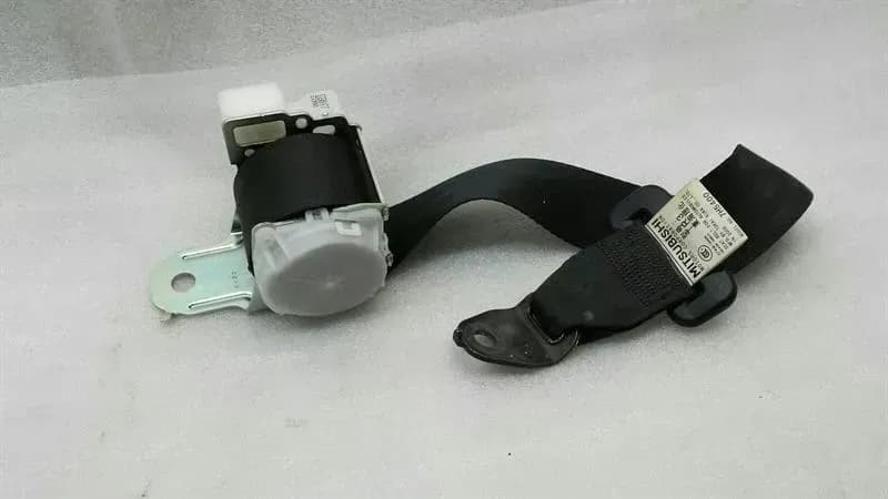 MITSUBISHI MITSUBISHI Lancer X Seat Belt Rear Center 7000A988 Rear Seatbelt