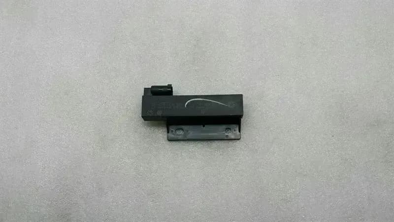 CHRYSLER Chrysler 300C Keyless Go Antenna 68067753AA Keyless Go Antenna