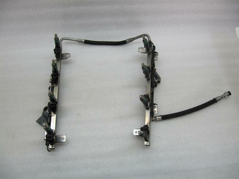BMW BMW 6 Series E63 injection strip pipe 13537534743 fuel rail 7525721 injector