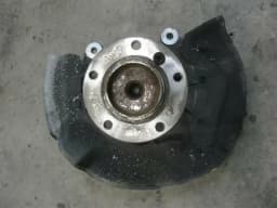 BMW BMW 6 Series E63 E64 Left Front Hub 6762017 Wheel Bearing Housing Front Left — thumbnail 1