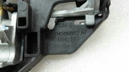 CHRYSLER CHRYSLER 300C RRH Door Inner Handle Carrier 04589862 Interior Door Handle Holder HR — thumbnail 3