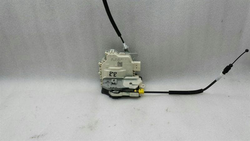 AUDI Audi A4 8K door lock 8K0839016C door lock