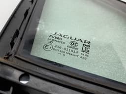 JAGUAR JAGUAR i-PACE X590 EV400 Right 1/4 Glass J9D3-21418-A Door Panel 1/4 Front Right — thumbnail 3