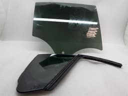 JAGUAR JAGUAR i-PACE X590 EV400 Right Rear Door Glass T4K10215 Door Window Rear Right — thumbnail 1
