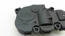 MERCEDES-BENZ Mercedes CLA W117 Vent Flap Engine Servo Motor — thumbnail 3