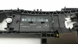 MERCEDES-BENZ Mercedes CLA W117 left door handle carrier A2047602834 door handle holder left — thumbnail 6
