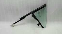 MERCEDES-BENZ Mercedes CLA W117 left rear 1/4 glass door window 1/4 rear left — thumbnail 1